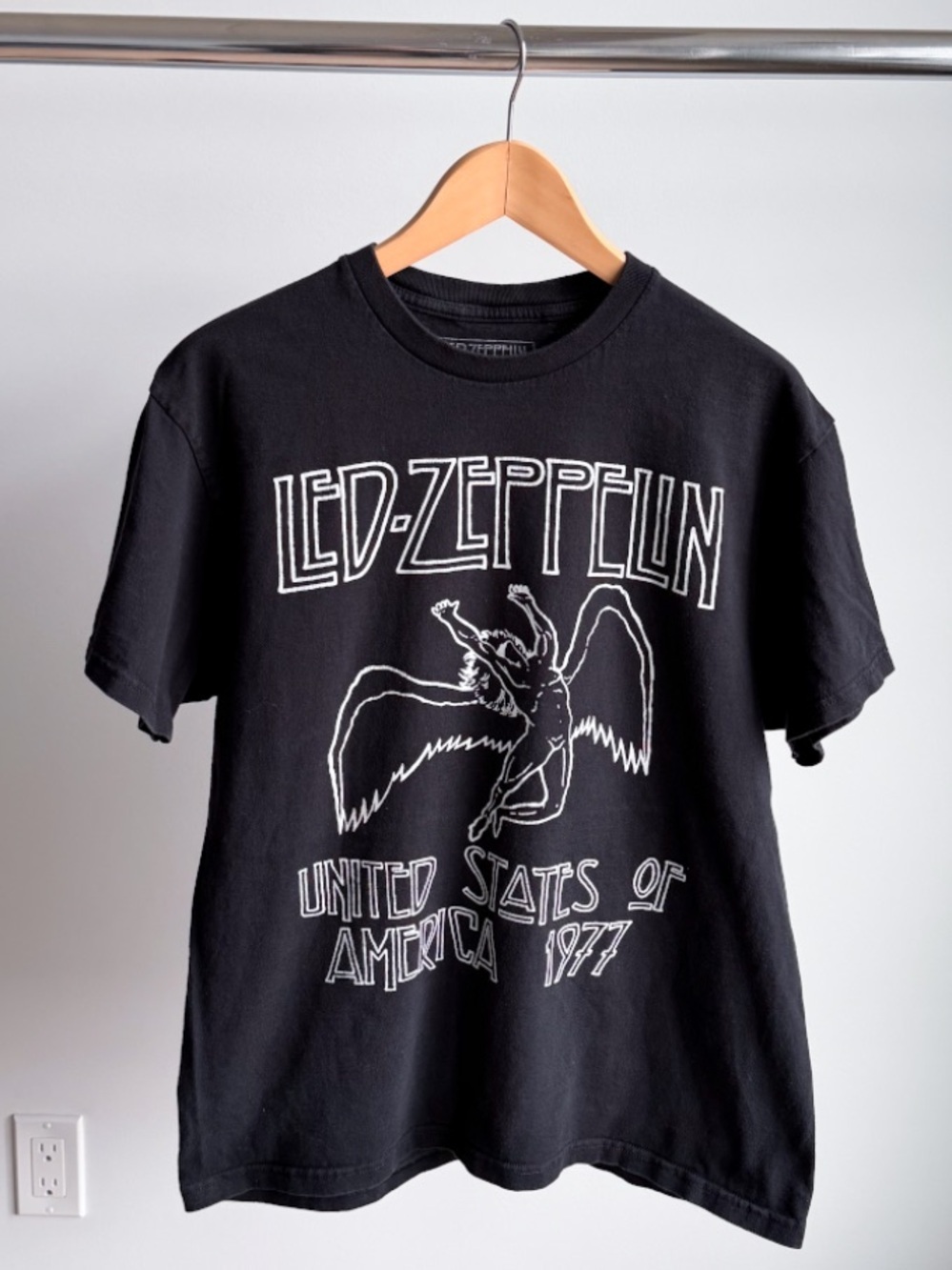 Led Zeppelin 1977 US Tour Band Tee L Modern Reprint Rock Graphic Shirt